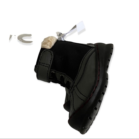 NWT Old Navy Toddler Boy Winter Boots - Picture 3 of 6